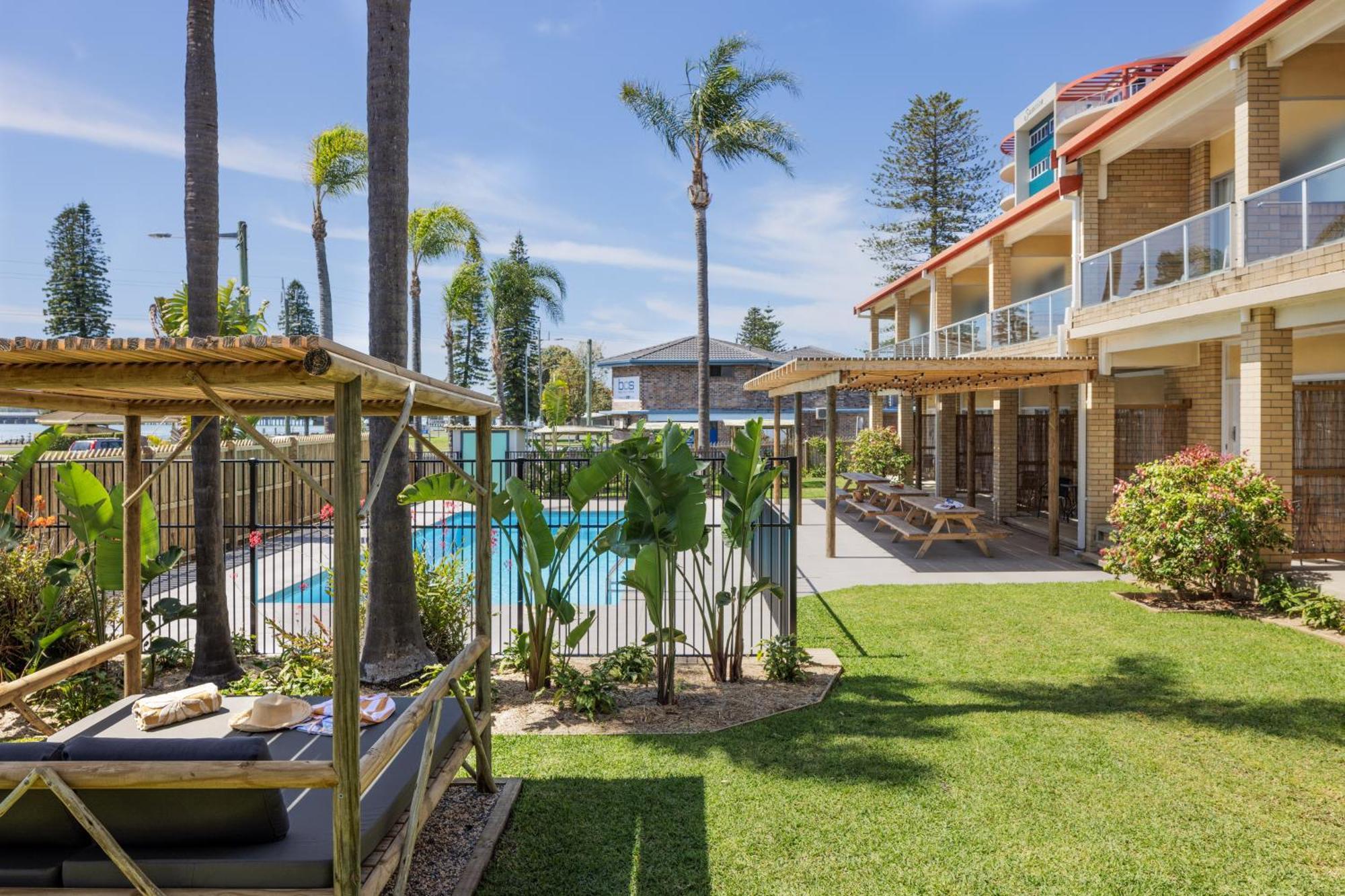 South Pacific Palms Motor Inn Tuncurry Eksteriør bilde